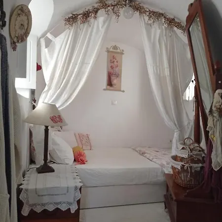 Casanova's House Emporio (Santorini)